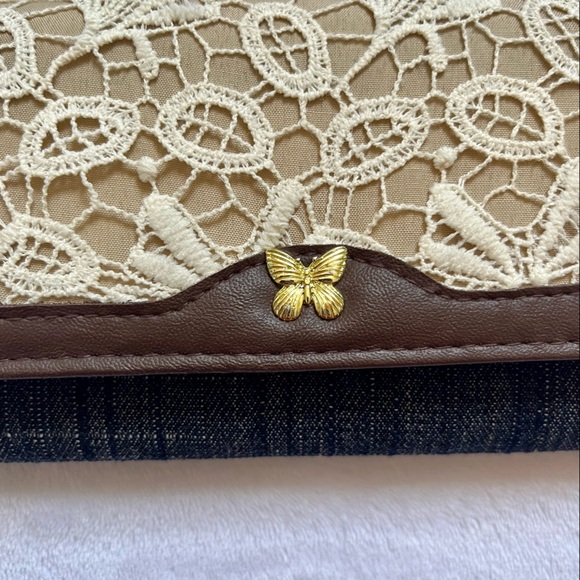 Claire’s Foldable Denim and Lace Wallet - Picture 6 of 6